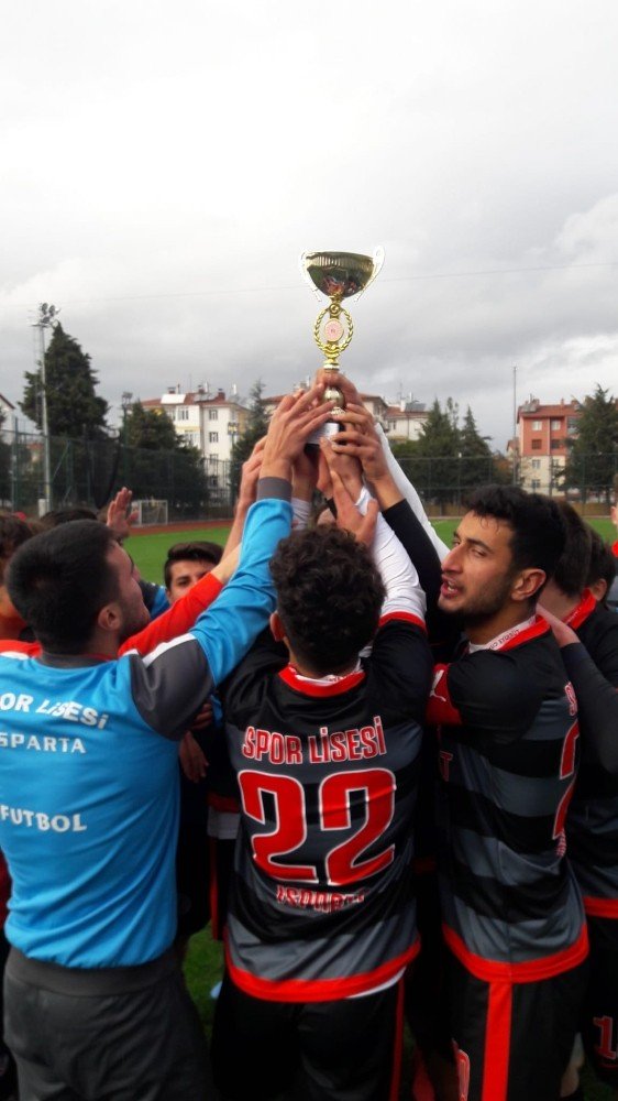 Isparta Spor Lisesi gol yemeden şampiyon oldu