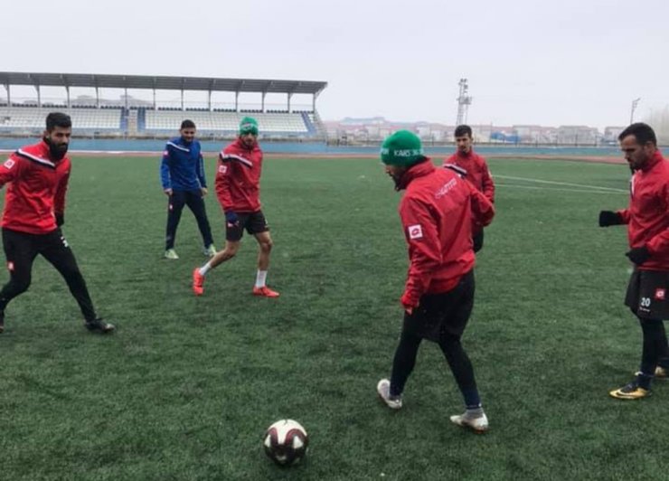 Kars 36 Spor’un Trabzon yolculuğu başladı