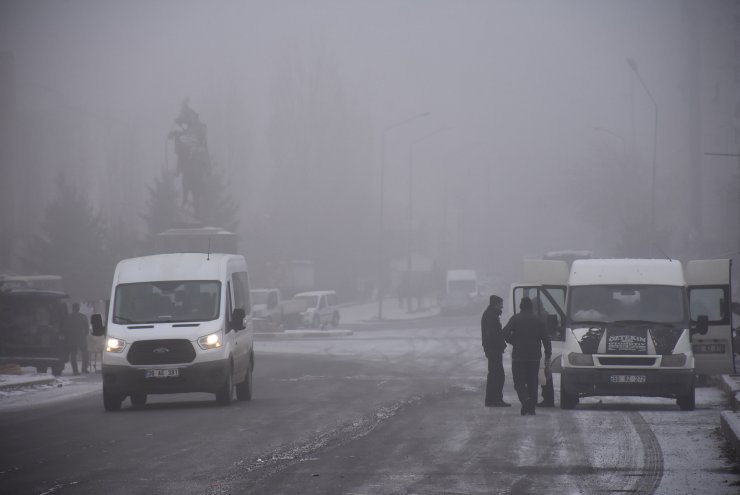 Kars'ta kar ve sis etkili oluyor