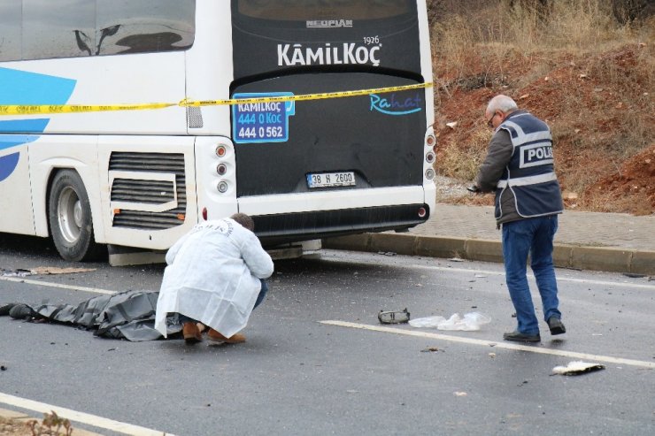 Cenazeye giden aile kazada yok oldu