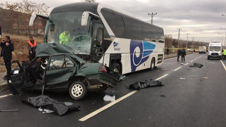 Kırşehir’de feci kaza: 3 ölü 1 yaralı