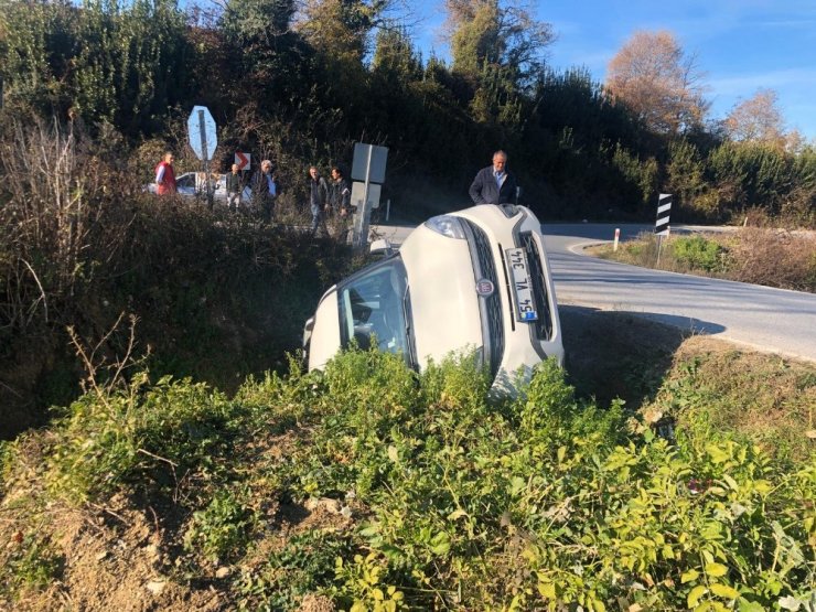 Hakimiyetini kaybeden araç su kanalına uçtu
