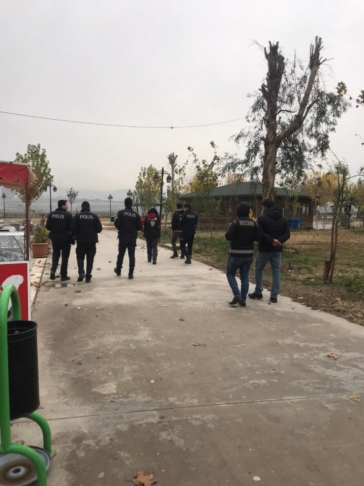 Cizre’de narkotik ve KOM ekipleri denetimleri artırdı