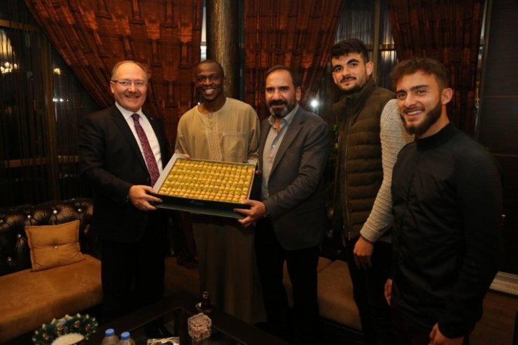 Başkan Bilgin’den Fenerbahçe maçı öncesi Sivasspor’a moral ziyareti