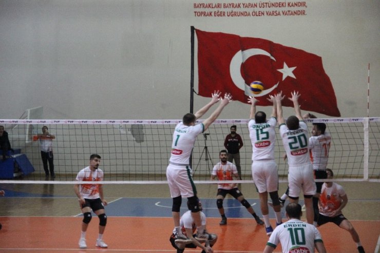 TVF Erkekler 1. Lig: Solhanspor: 3 - Şanlıurfa B.Ş.B.: 1