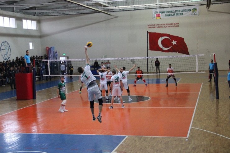 TVF Erkekler 1. Lig: Solhanspor: 3 - Şanlıurfa B.Ş.B.: 1