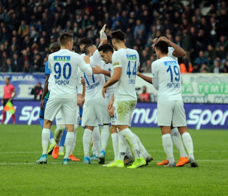 Süper Lig: Çaykur Rizespor: 0 - Kasımpaşa: 2 (İlk yarı)