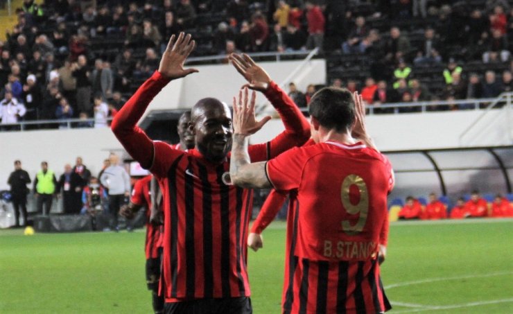 Süper Lig: Gençlerbirliği: 2 - Göztepe: 1 (İlk yarı)