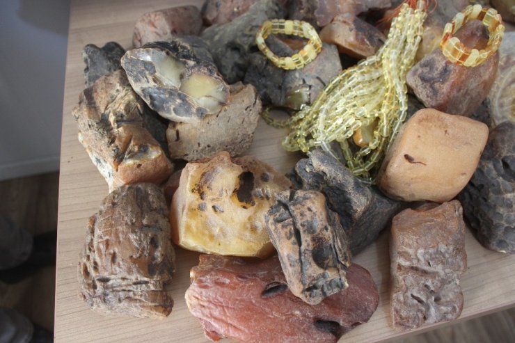 Zonguldak’ta piyasa değeri 500 bin TL olan 28 kilogram ağırlığında kehribar taşı ele geçirildi