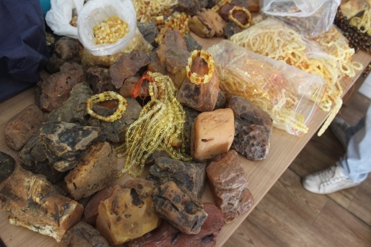 Zonguldak’ta piyasa değeri 500 bin TL olan 28 kilogram ağırlığında kehribar taşı ele geçirildi