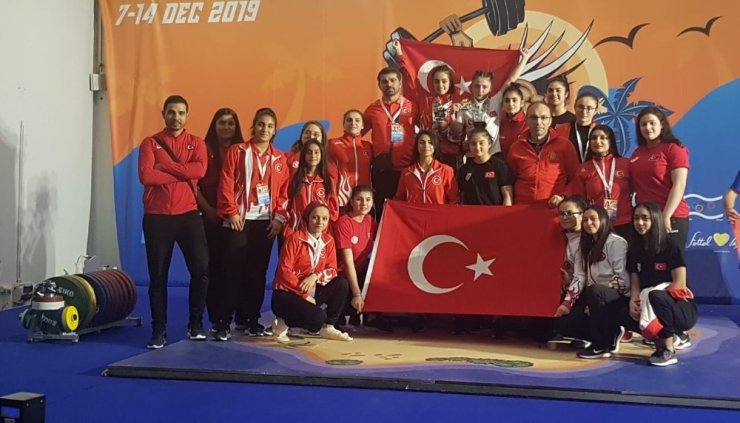 Genç halterci Hakan Şükrü Kurnaz Avrupa rekorunu kırıp şampiyon oldu