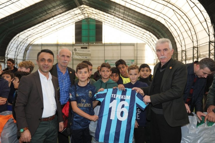 Minikler Futbol Turnuvası’nda mahalleler yarışıyor