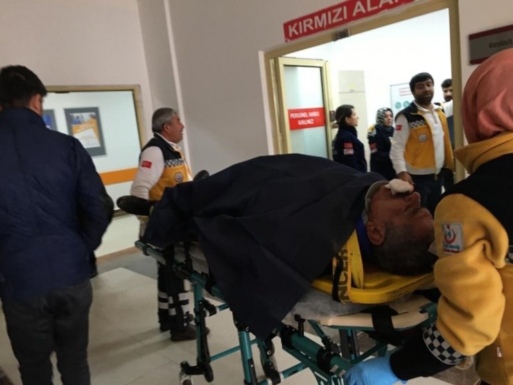 Otomobil şarampole yuvarlandı: 4 yaralı