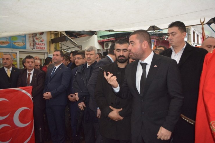 Ayvalık’ta MHP’den coşkulu açılış