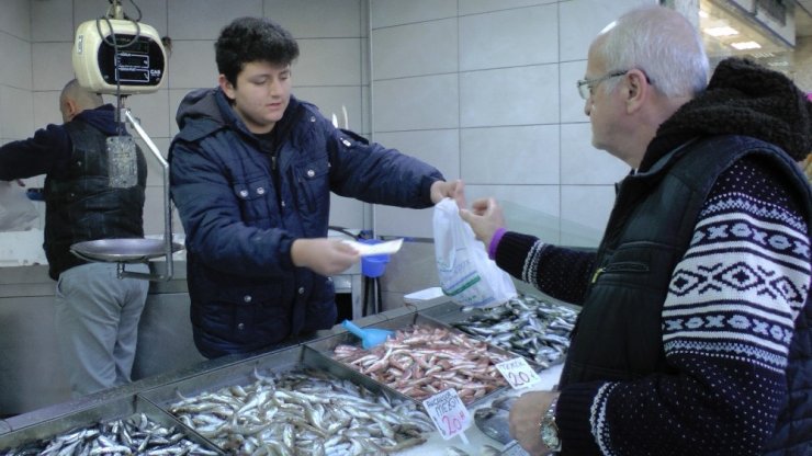 Karadeniz’de hamsi fiyatı tavan yaptı