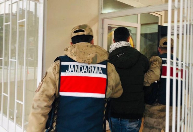 Hatay’da göçmen kaçakçısı 1 kişi tutuklandı