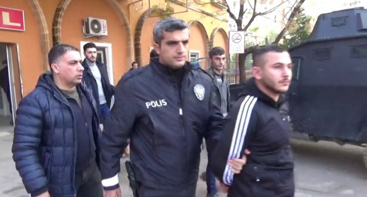 Akü hırsızları 4 bin saatlik kamera incelemesi sonucu yakalandı