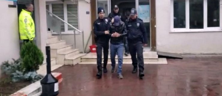 İnşaat malzemesi deposundan hırsızlık yapan 2 şahıs tutuklandı