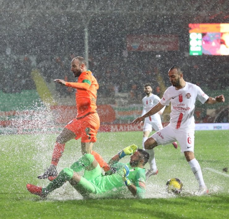 Antalyaspor’da 8 haftalık 3 puan hasreti