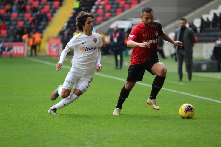 Süper Lig: Gaziantep FK: 0 - Kayserispor: 0 (İlk Yarı)