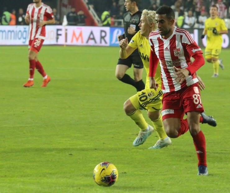 Süper Lig: D.G. Sivasspor: 3 - Fenerbahçe: 1 (Maç sonucu)