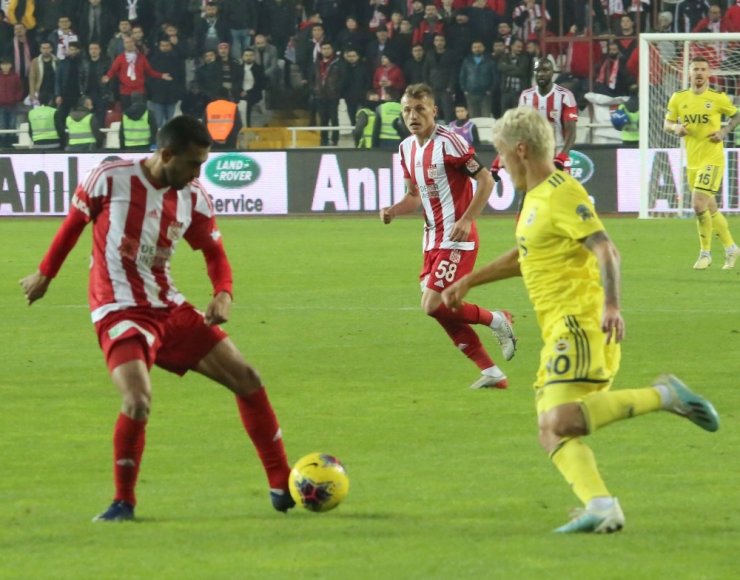 Süper Lig: D.G. Sivasspor: 3 - Fenerbahçe: 1 (Maç sonucu)