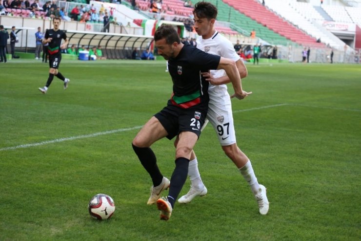 Diyarbekirspor, iyi başladığı maçı kötü bitirdi