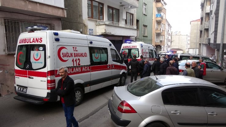Yaşlı çift, sobadan çıkan gazdan zehirlenerek hayatını kaybetti
