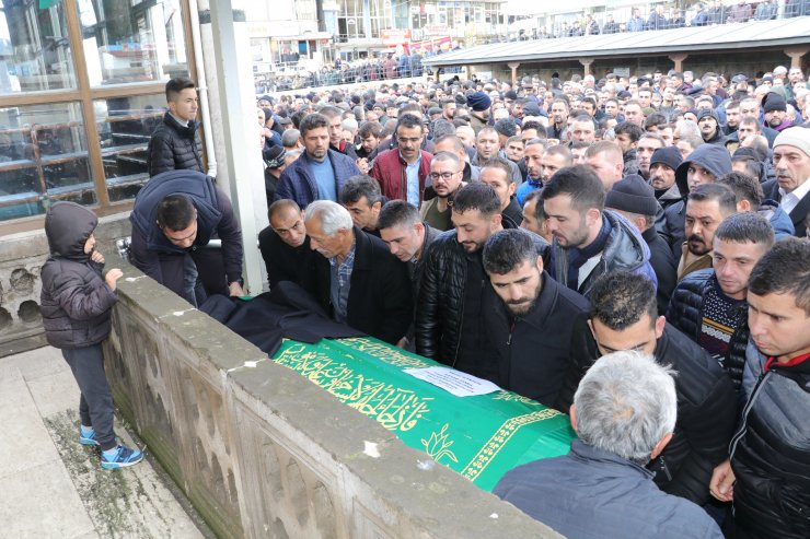 Yozgat'ta camide bıçaklı saldırıya uğrayan kişi hastanede hayatını kaybetti