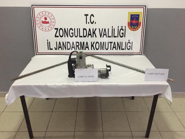 Kaçak kazı yapan 5 kişi gözaltına alındı