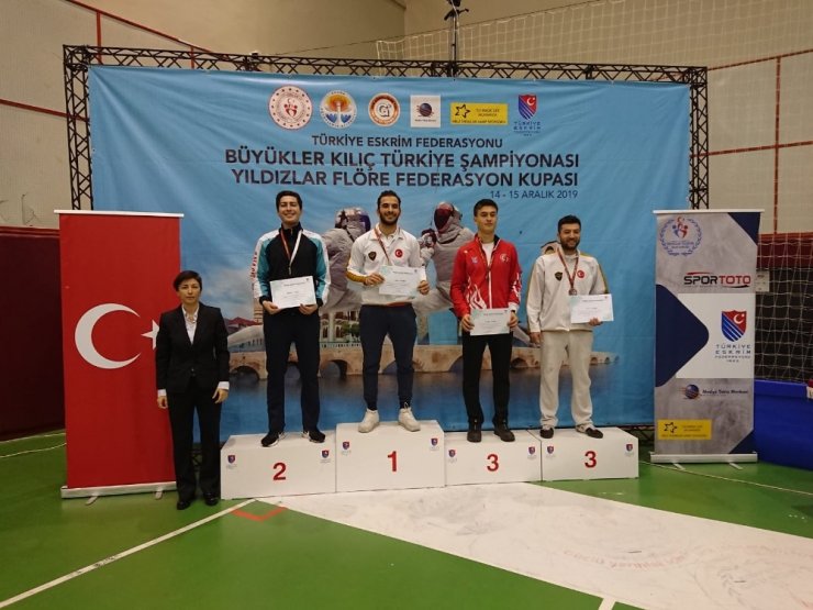 Adana eskrimcilere ev sahipliği yaptı