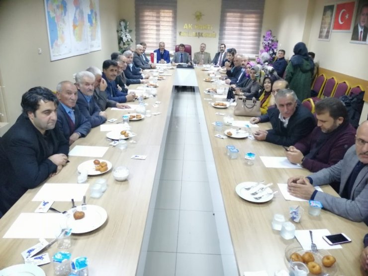 Türkmenoğlu’ndan görevi bırakan ilçe başkanlarına teşekkür