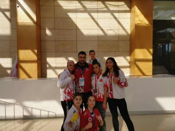 Aydınlı sporcular Muaythai müsabakalarına damga vurdu
