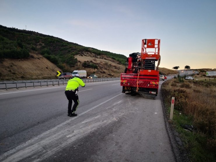 Servis minibüsü, vince arkadan çarptı: 15 yaralı