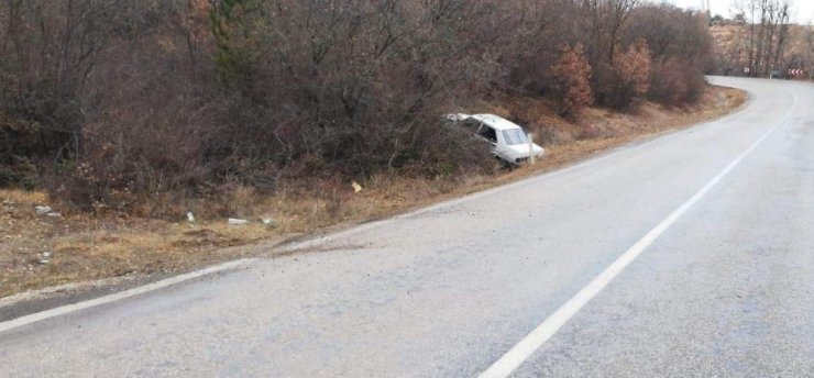 Kontrolden çıkan otomobil şarampole uçtu: 4 yaralı