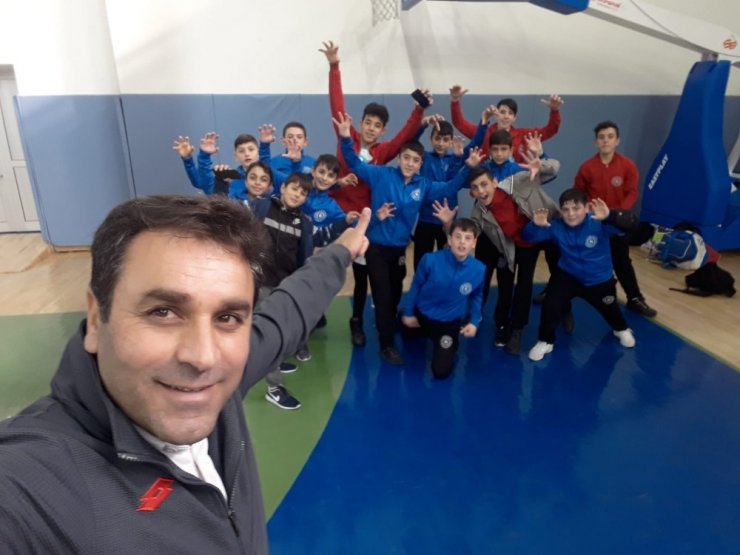 Ana ligde filenin dadaşları turladı