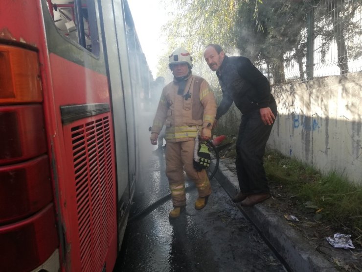 Esenyurt’ta korkutan otobüs yangını