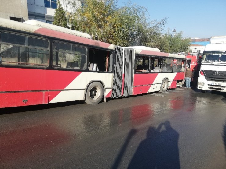 Esenyurt’ta korkutan otobüs yangını