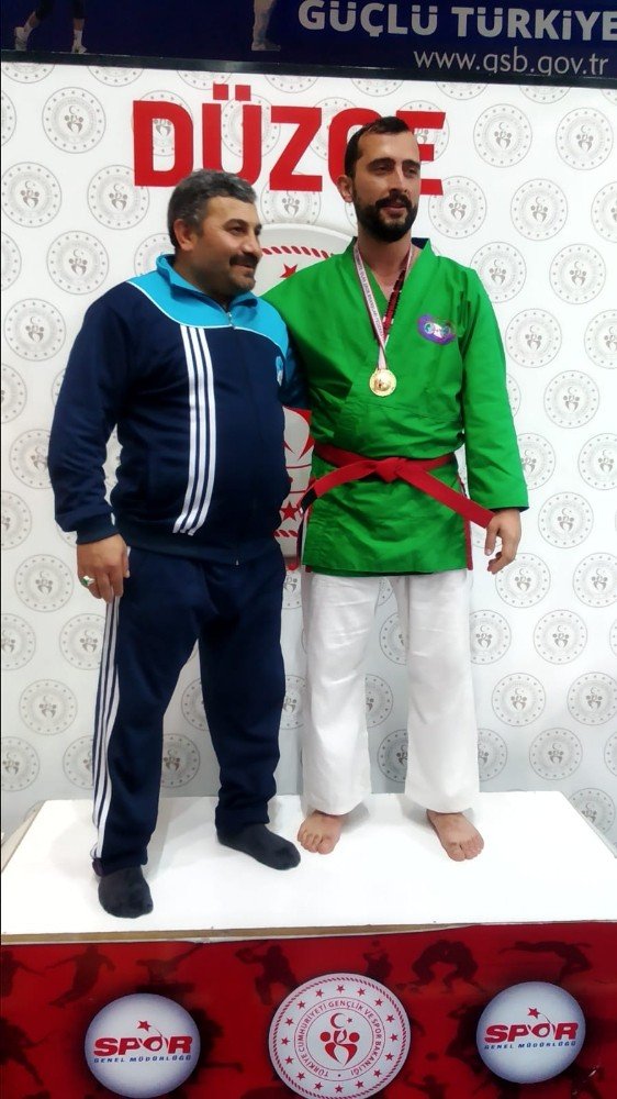 Eyyübiyeli sporcular şampiyonaya damga vurdu