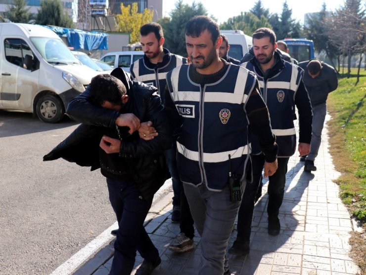 Devleti 1 buçuk milyon lira zarara uğratan hırsızlar yakalandı