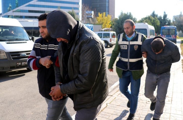 Devleti 1 buçuk milyon lira zarara uğratan hırsızlar yakalandı