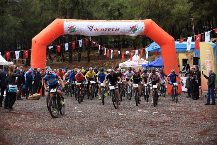 Kepez’in pedal şampiyonları ödüllendirildi
