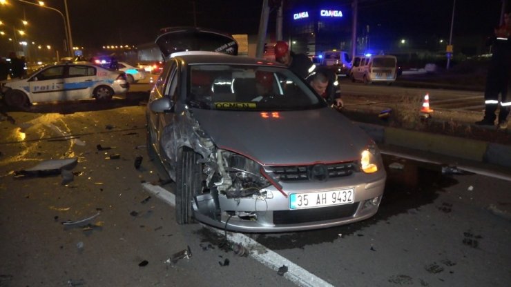 Şüpheli aracı kovalayan trafik ekibi kaza yaptı: 2’si polis 3 yaralı