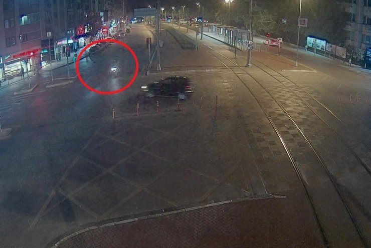 Kırmızı ışık ihlali ile motosikletli gencin ölümüne neden olan sürücüye 5 yıl hapis