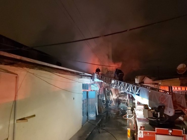 Malatya’da iş yeri yangını korkuttu