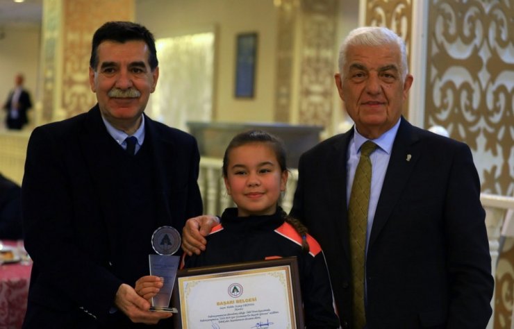 Menteşeli sporculara ASKF’den yılın sporcusu ödülü