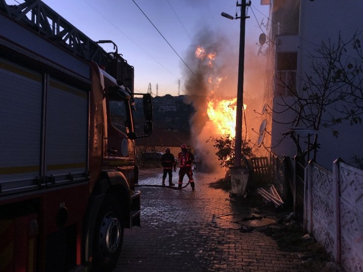 Sakarya’da çıkan yangın 3 saatte kontrol altına alındı