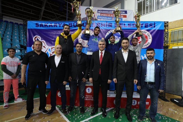 Başkan Yüce: “Sporda mücadeleyi sonuna kadar sürdürmek başarıyı getirir”