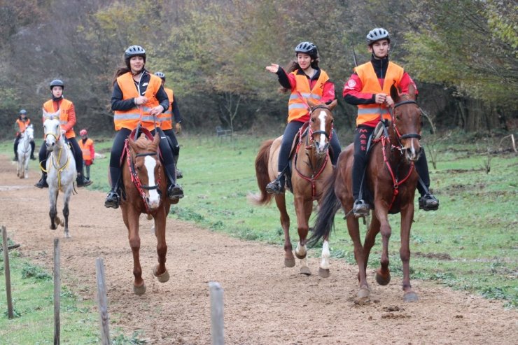 Türk uygarlıklarının haber teşkilatı ulaklar atlı sporlara ilham verdi