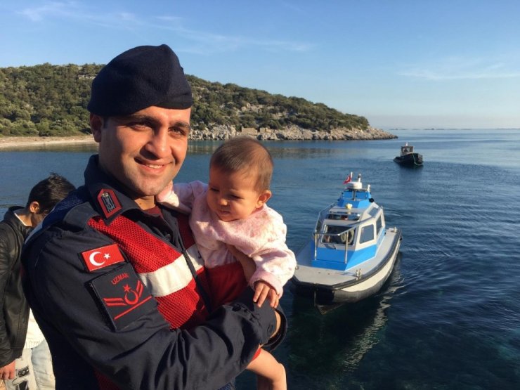 İzmir’de 28’i çocuk 60 düzensiz göçmen yakalandı